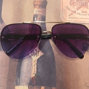 Elegant Purple Aviator Sunglasses